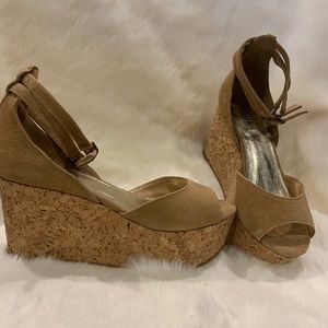 Charles by Charles David sz 7 beige cork platform